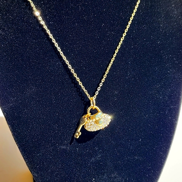 Borun America Jewelry Women's Gold-Plated Necklace Crystal Pendant Purse & key - Picture 6 of 9